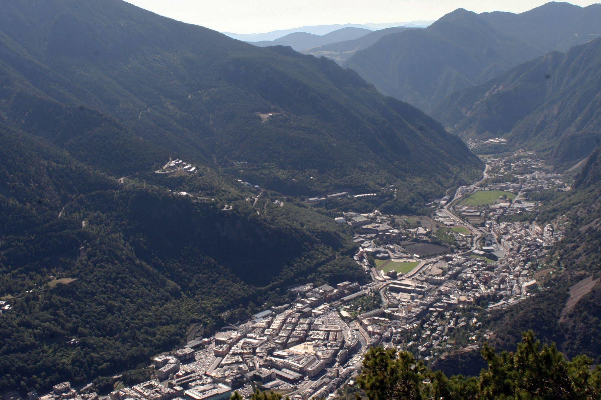 Hotel Pyrenees Andorra la Vella Exteriér fotografie